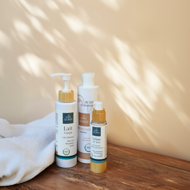 Pack Jeunesse – crème douche, lait corps et crème visage au lait d'ânesse, fabriqués artisanalement dans le Jura